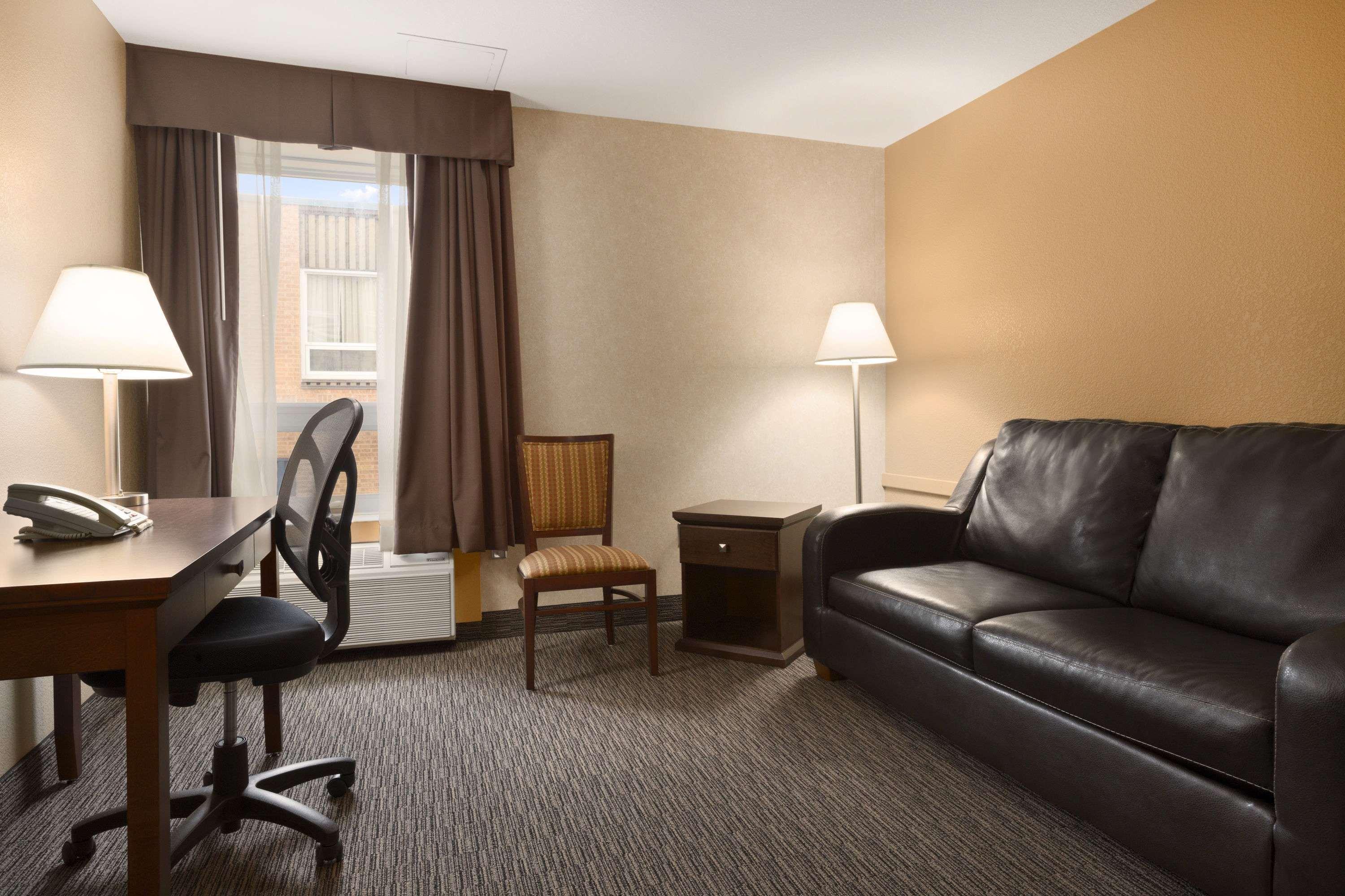 Days Inn By Wyndham Estevan Buitenkant foto