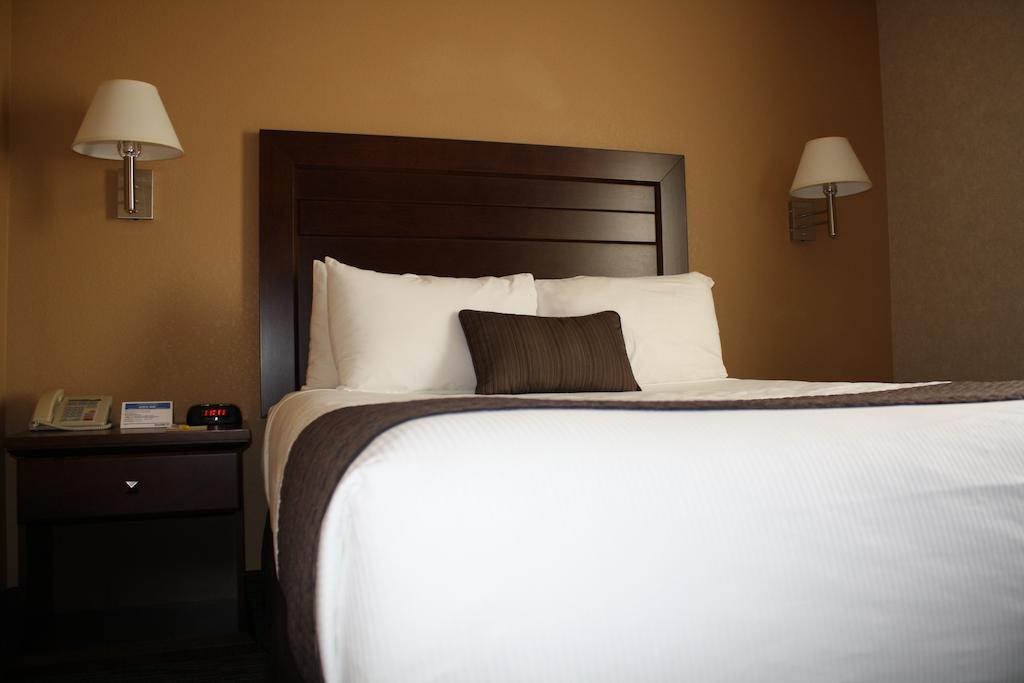 Days Inn By Wyndham Estevan Buitenkant foto